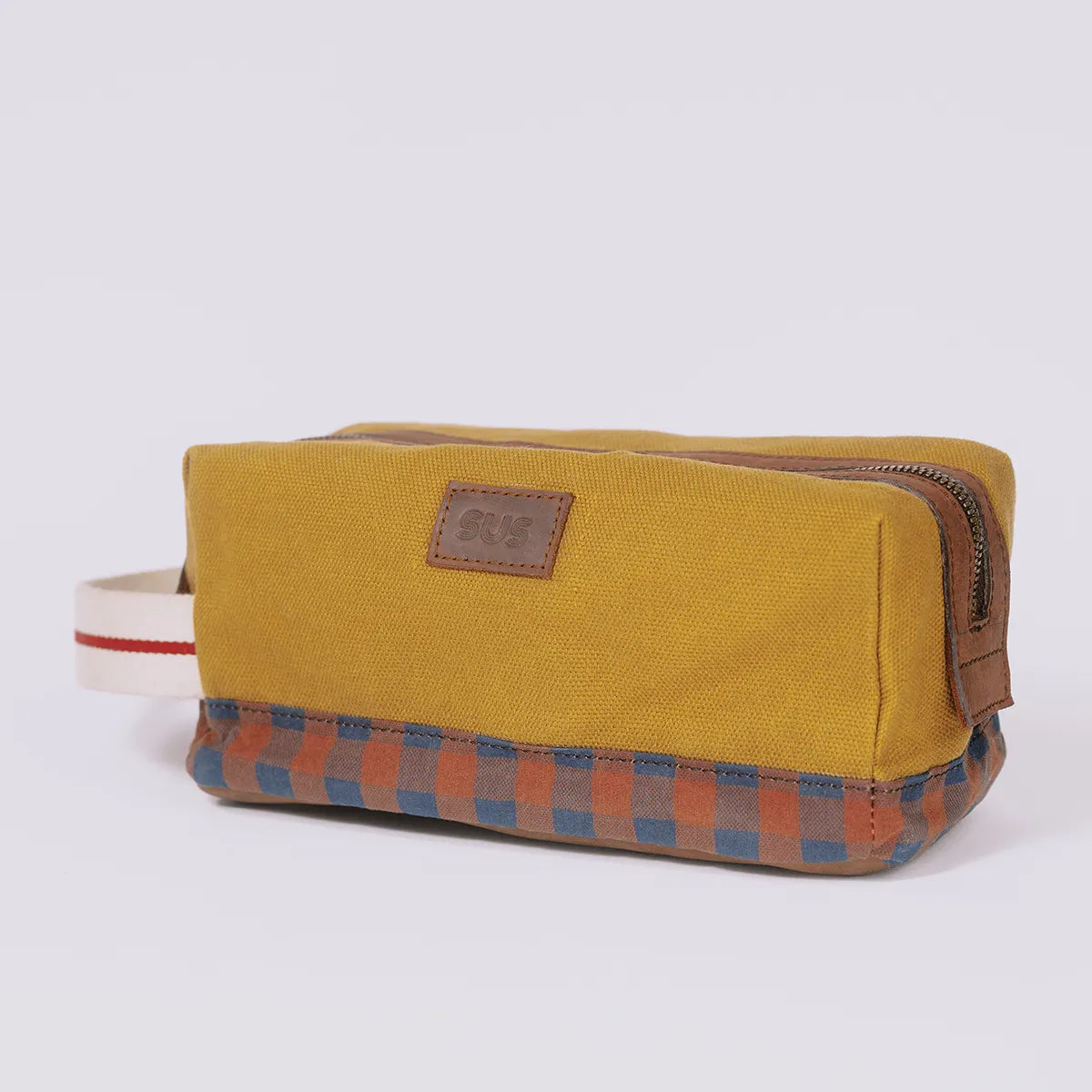 Angle photo of a travel pouch